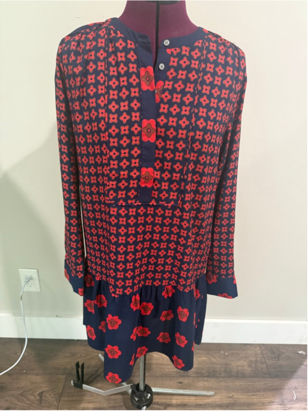 LOFT Red Floral Long Sleeve Shift Dress
Small